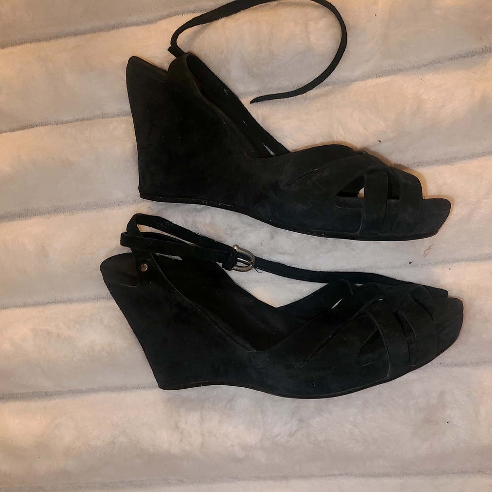 UGG Women's Black Sandals - Picture 3 of 7